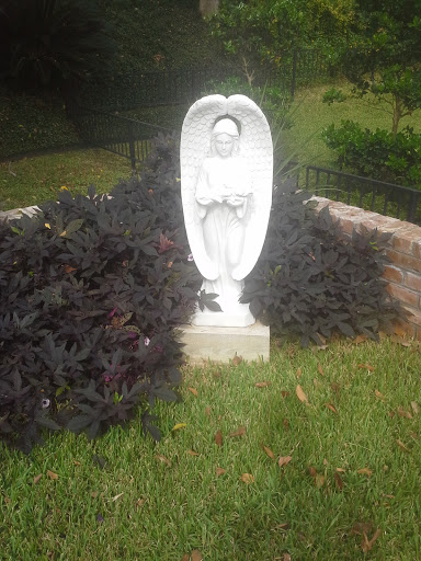 Keller Angel Statue