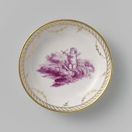 Schotel met een putto op wolken