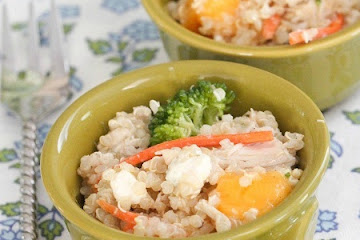 Mango Chicken Quinoa Salad