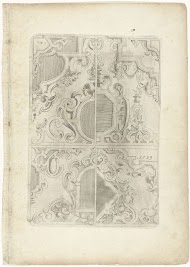 Vier vakken, elk met twee halve kroonelementen