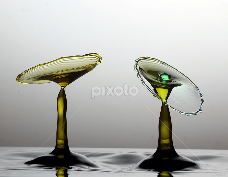 Parabolla by Parjiyo Suwardi - Abstract Water Drops & Splashes