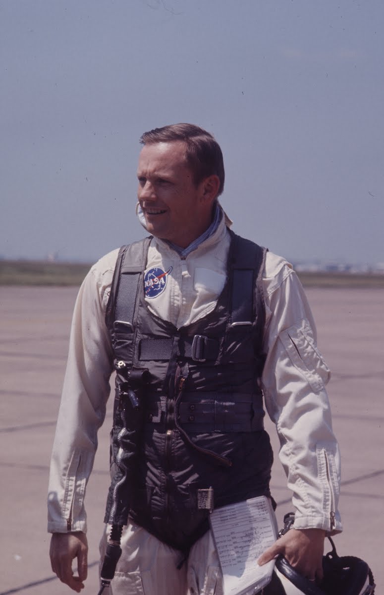 Apollo Xi - Neil Armstrong Flying Lltv - Ellington Afb ...