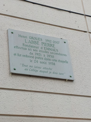 Plaque Hommage A L'abbé Pierre 