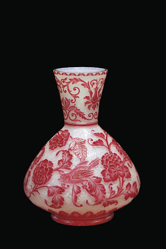Chinese-style Cameo Vase