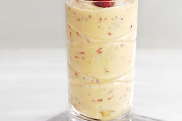 Peach Melba smoothie