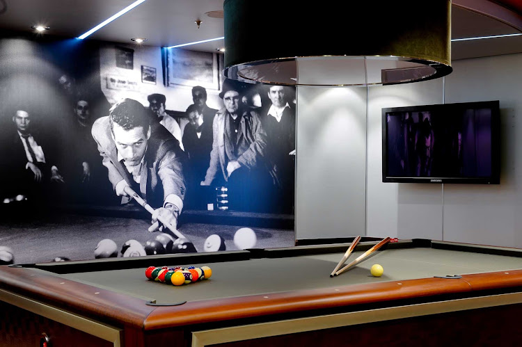 MSC Magnifica's aptly named sports bar, L'Olimpiade, offers pub fare in a casual but stylish setting. 