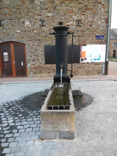 Fontaine De La Place