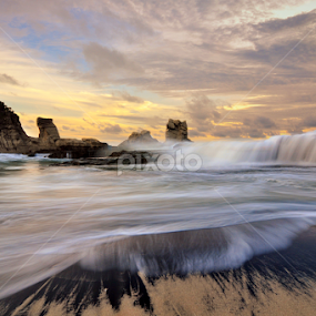 Klayar Beach by Hariyanto KTM - Landscapes Beaches