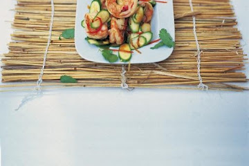 Stir-fried warm salad of prawns and baby courgettes
