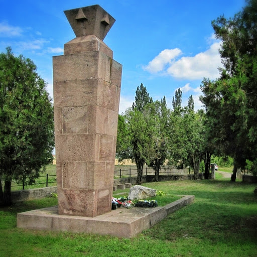Pomnik Suleka a Holubyho