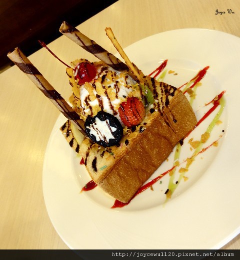 [輕食。下午茶]  美兆診所 美兆健康管理  美兆旗艦館聯誼廳  新光45F 蜜糖土司  ♥ JoyceWu。食記