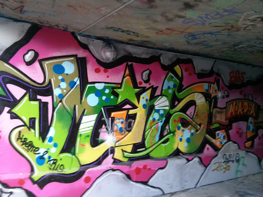 Street Art - in the Tunnel