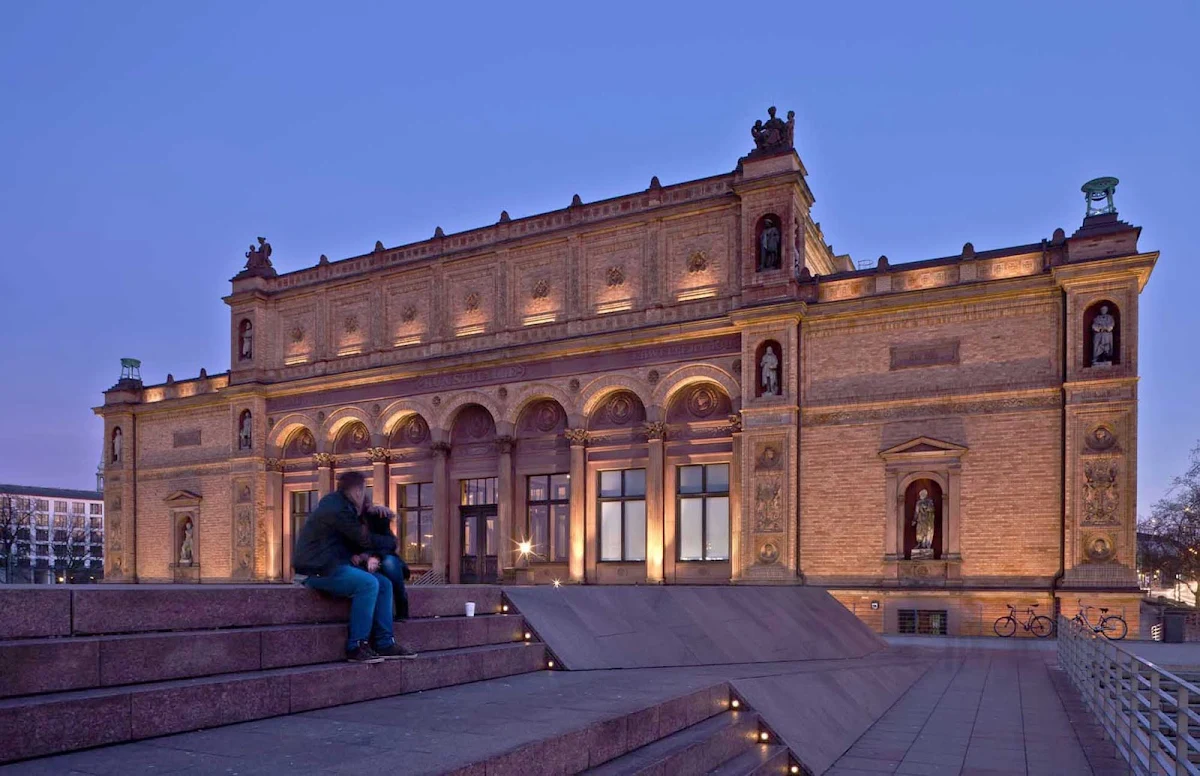 Germany-Kunsthalle-art-gallery - The beautiful Kunsthalle art gallery on the museum mile in the evening in Bonn, Germany. 