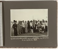 Gekostumeerde voetbalelftallen van het Centraal Kantoor voor de Statistiek te Batavia