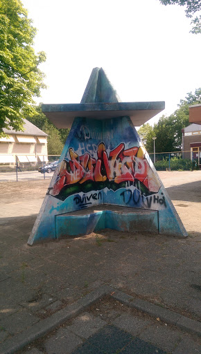 Grafity Piramid