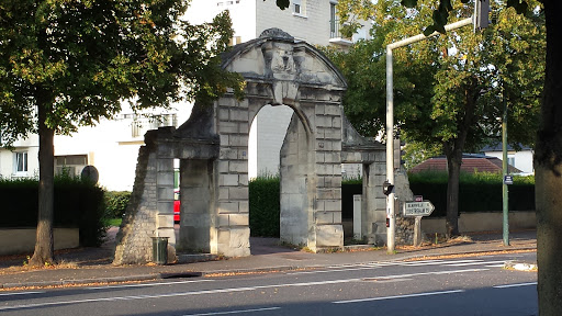 Ancienne Porte De L'abbaye Aux Dames