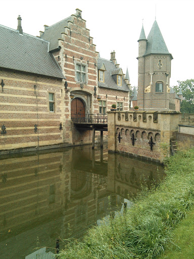 Castle Heeswijk Outside Gate
