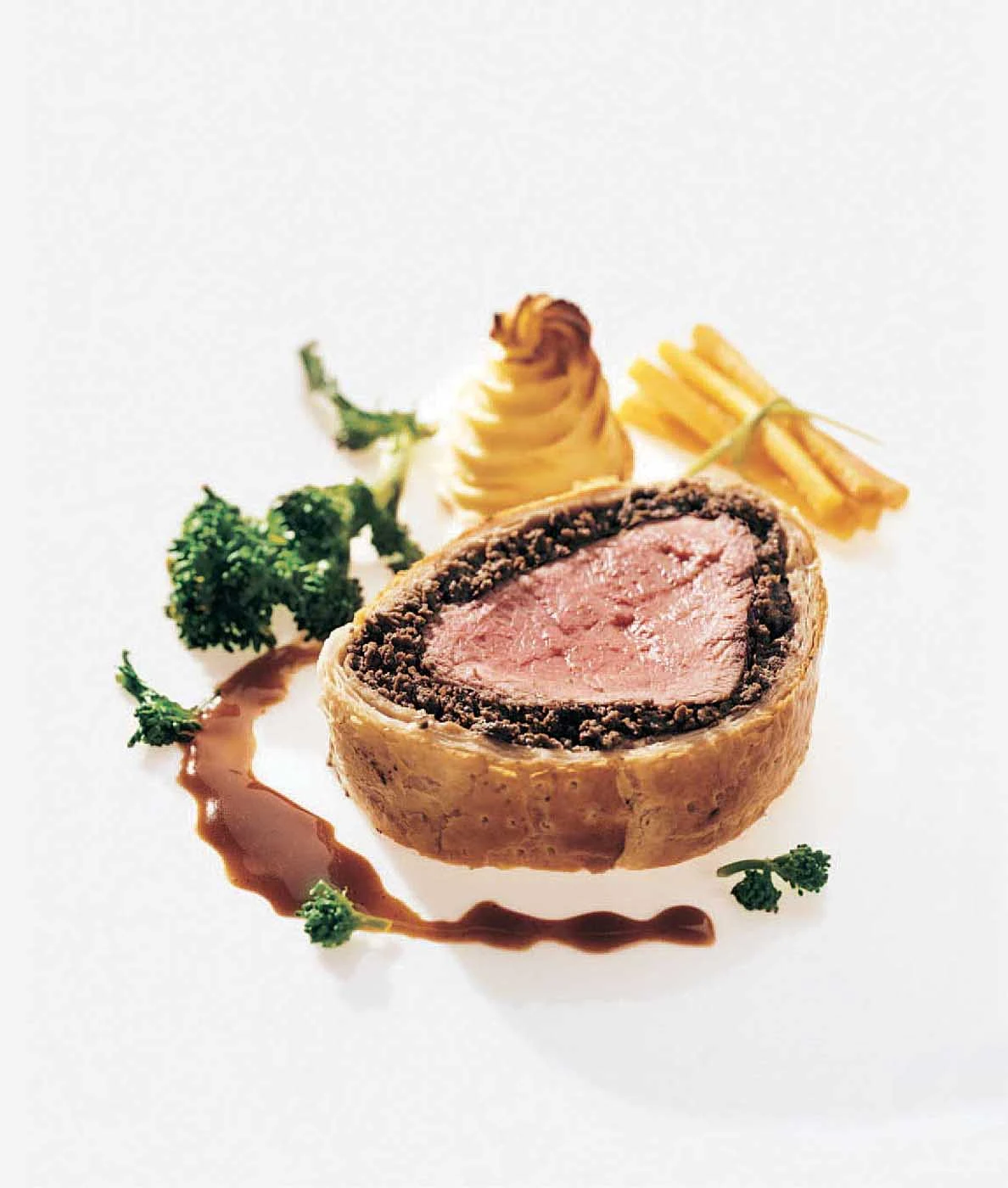 Cunard-Queen-Mary-2-dining-Beef Wellington - Try the tender, expertly prepared Beef Wellington at Queens Grill aboard Queen Mary 2.