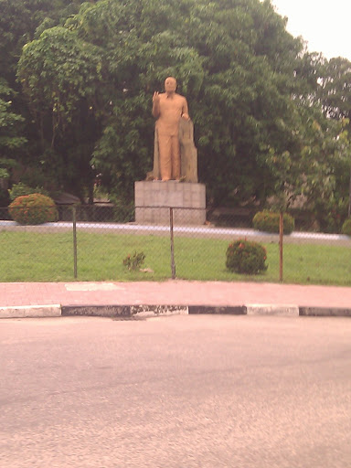 N. M. Perera Statue
