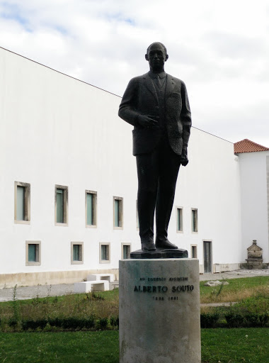 Estatua Alberto Souto