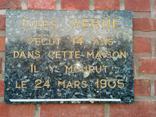 Plaque Jules Verne