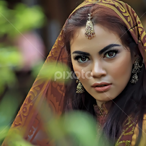 by Alwan Tafsiri - People Portraits of Women