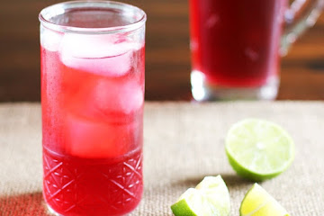 Cold Brewed Jamaica (Hibiscus Iced Tea)