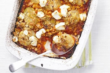 Tomato & onion bake with goat’s cheese
