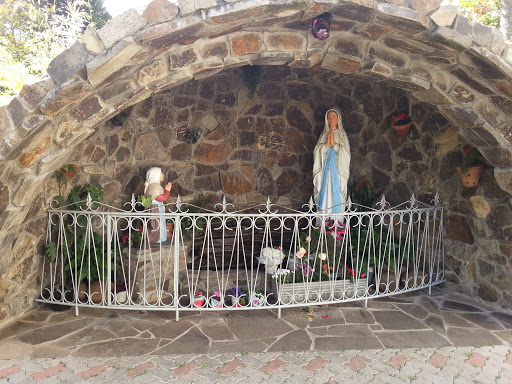 Santa Da Igreja Nossa Senhora De Lourdes 