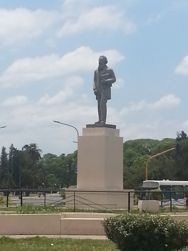 Estatua Parque 9 De Julio