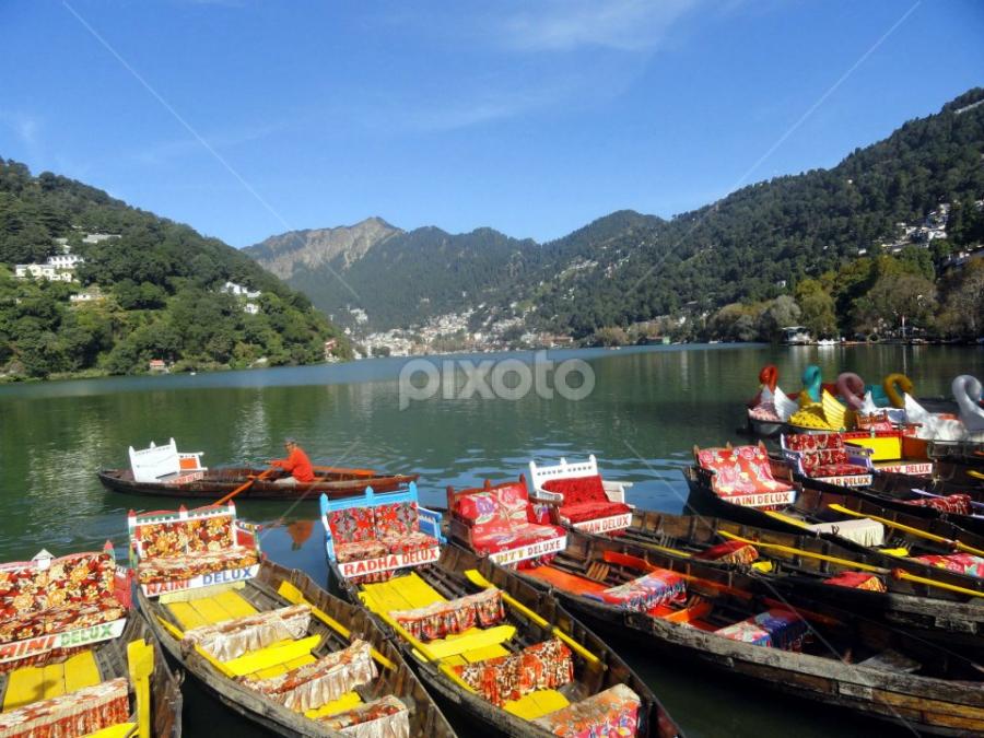 naini jheel ke rang anek by नवीन जोशी - Landscapes Waterscapes