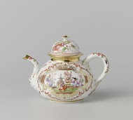 Theepot, veelkleurig beschilderd met chinoiserieën