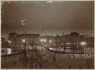 Gezicht op de Nieuwe Amstelbrug bij avond, richting Amsterdam-Oost
