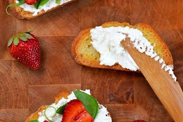 Spring Appetizer Recipe: Crostini with Pea Shoots and Strawberries