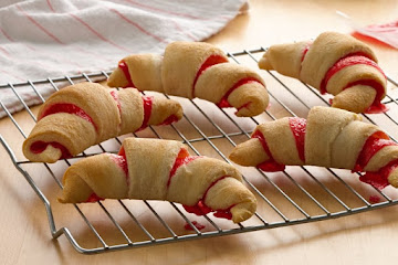 Strawberry Crescent Snacks 