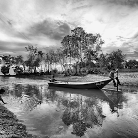 MUARA ALAI by Sharulfizam Adam - Black & White Landscapes