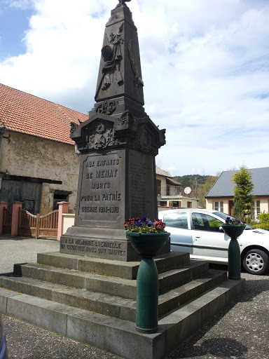 Monument Aux Morts De Menat 