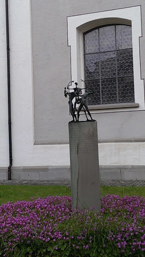 Skulptur Kirche Lachen 