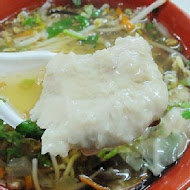 矮仔財滷肉飯