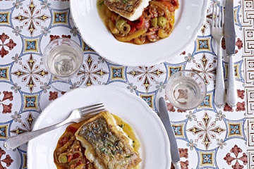 Hake with stewed peppers