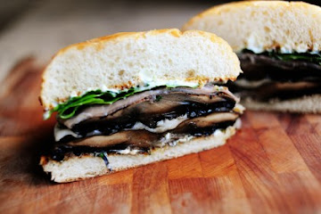 Portobello-Prosciutto Burgers