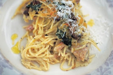 Chicken and mushroom pasta bake (Spaghetti tetrazzini)