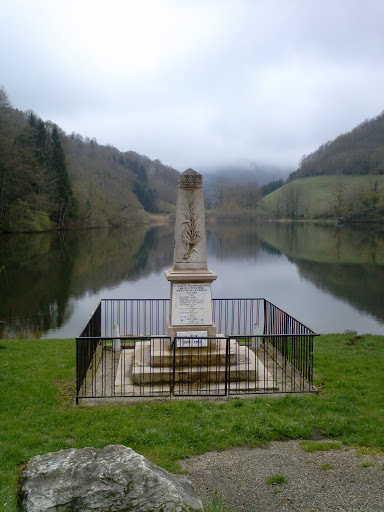Monuments au Morts, St Sixte Le Lac 