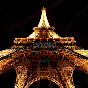 Eiffel tower by Cyprien Conier - Buildings & Architecture Public & Historical