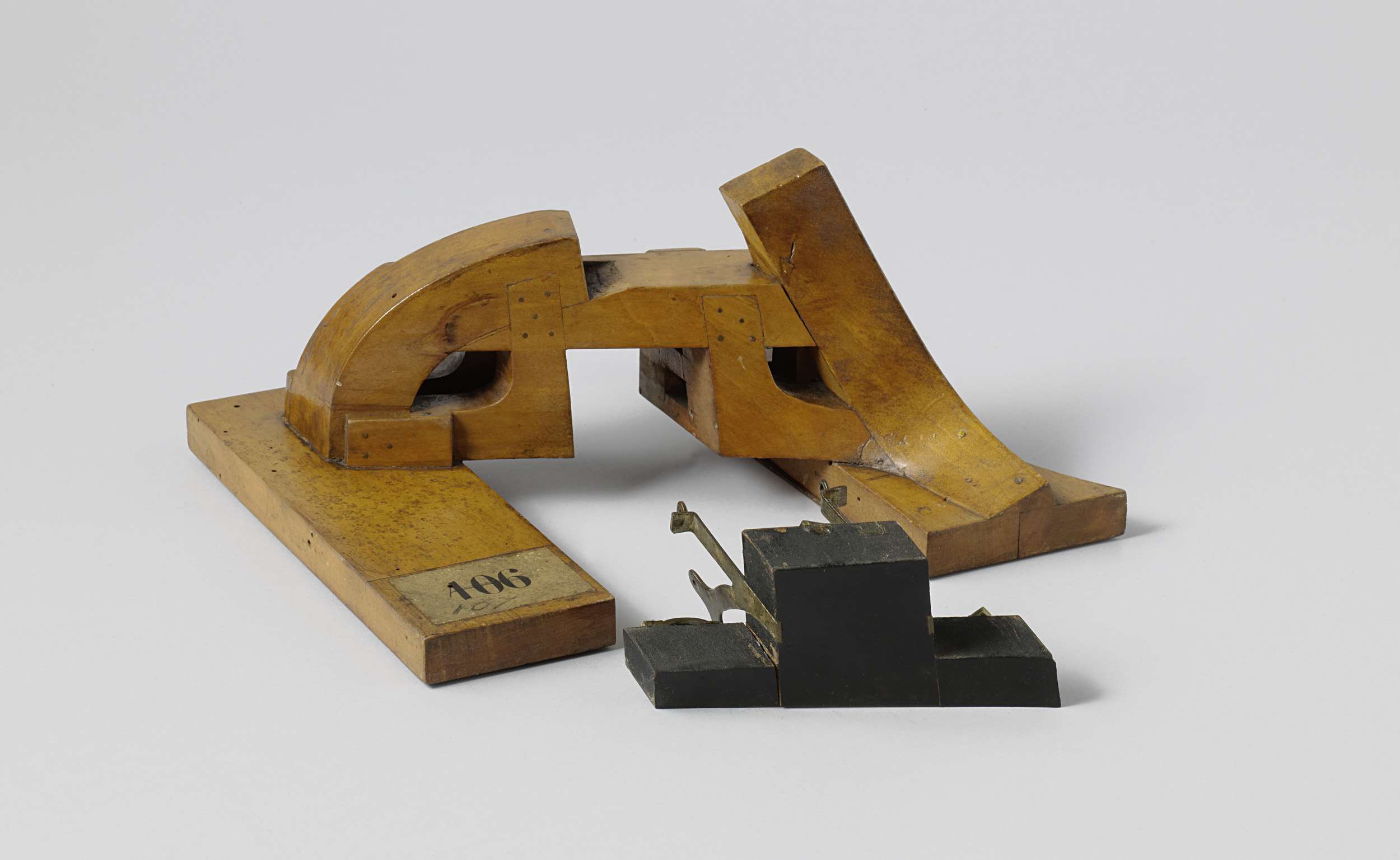 Model of the Closing of a Well of a Screw