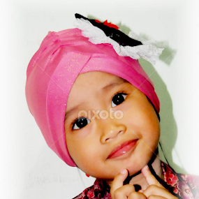 hijab kecil by Daenk Andi - Babies & Children Child Portraits