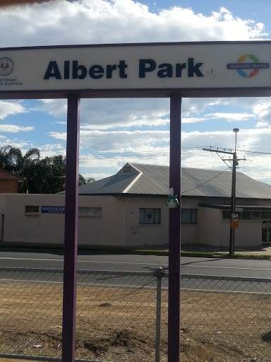 Albert Park Station