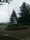 贵州林校国旗加雕塑