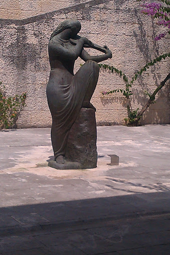 Iyan Mestrovic statue