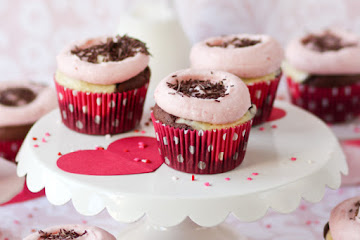 Chocolate Strawberry Cheesecake Cupcakes Recipe